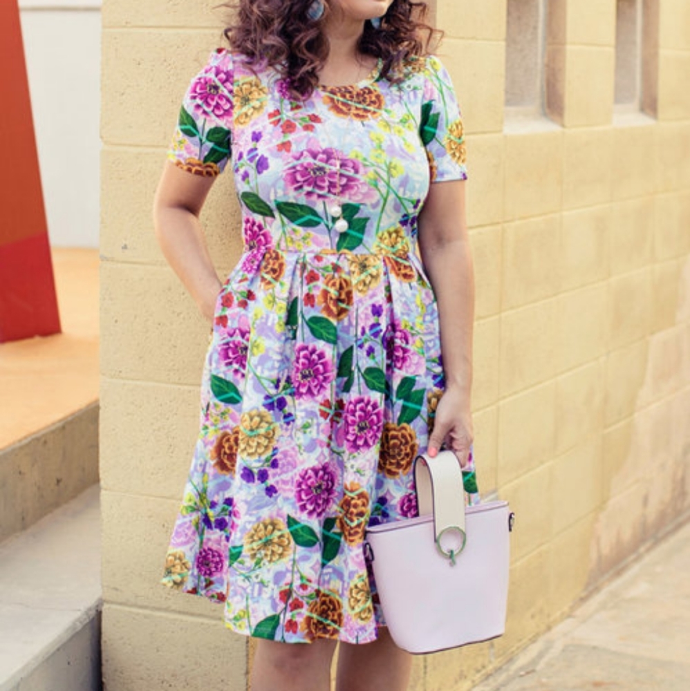 LuLaRoe Multicolored Floral Amelia Size Medium Dress